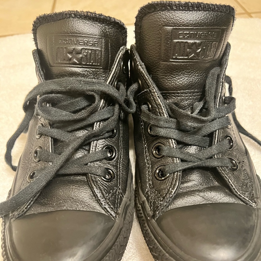 black leather rubber converse ⭐️ all star